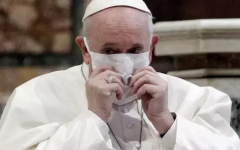 El papa Francisco recibi� la tercera dosis de la vacuna contra el coronavirus