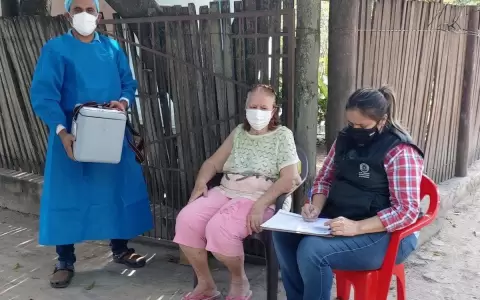 Anuncian vacunaci�n casa por casa antes de fin de a�o