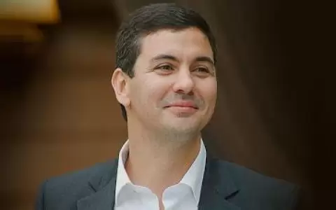 Santi Pe�a confirma precandidatura a la presidencia y tendr�a como dupla a Alliana