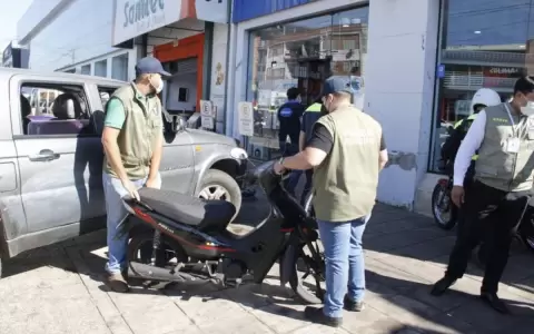 Municipalidad sigue con el despeje de veredas sobre la Avenida Eusebio Ayala