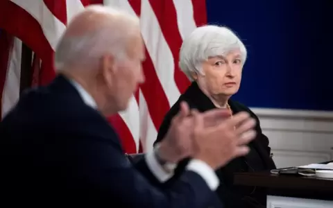 Biden se apoya en tiburones de la banca