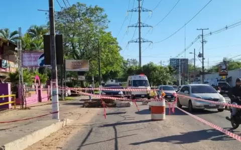 Clausuran puente en Lambar� por temor a derrumbe