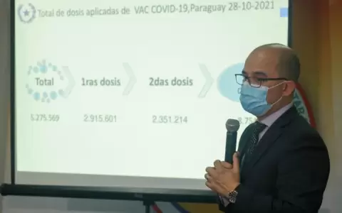Salud anuncia vacunaci�n de adolescentes de 16 a 17 a�os desde este lunes