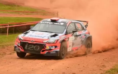 Con solo 20 a�os, Fabrizio Zald�var gana el Rally de la Cordillera