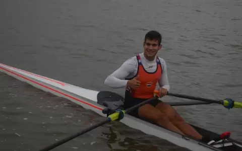 Mosqueira e Insfr�n se consagran campeones nacionales en singles