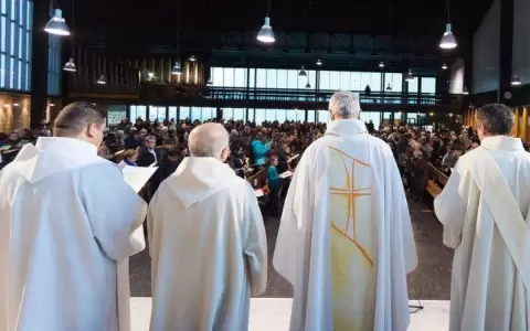 La Iglesia Cat�lica de Francia abus� de 216.000 v�ctimas desde 1950