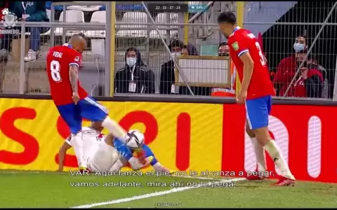 La Conmebol reconoce que Pitana tuvo que amonestar a Vidal