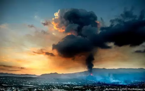 Aeropuerto de La Palma vuelve a cerrar por nube de cenizas del volc�n