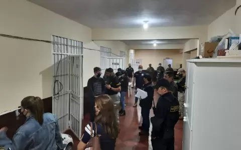 Cu�druple asesinato PJC: intervienen celda VIP narco y encuentran a una mujer
