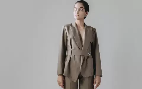 Soe: Moda contempor�nea, minimalista, funcional y real