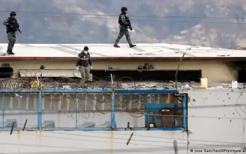 Al menos 51 presos mueren en nuevos enfrentamientos en c�rcel de Ecuador