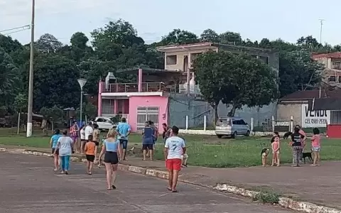 Ni�o muere tras caer a un desag�e cloacal destapado en la Costanera de Encarnaci�n