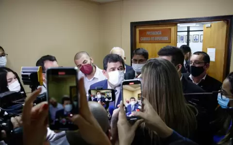 "No hay ninguna posibilidad�, dijo Vel�zquez sobre supuesta unidad con HC
