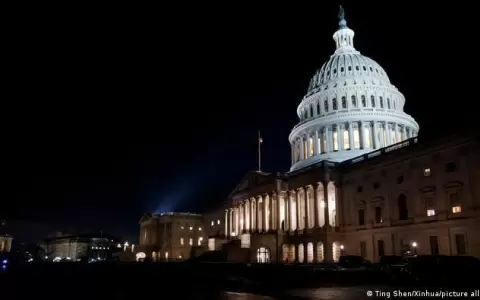 Congreso EE.UU. aprueba megaplan de Biden por US$1,2 billones