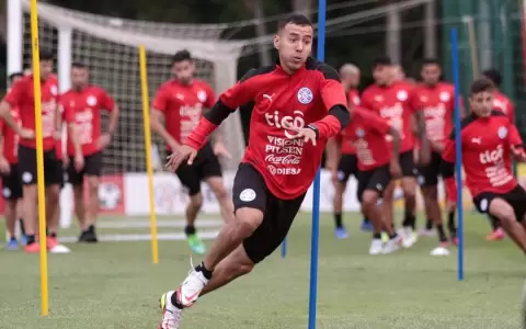 Alejandro Romero da positivo al Covid-19 y es baja ante Colombia