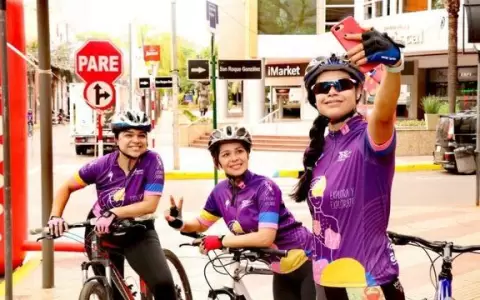 Mujeres sobre bicicletas se convocan por una ciudad inclusiva