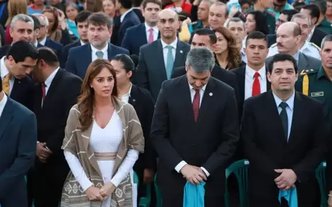 Festividad de Caacup� es una "ceremonia de alianza de poder pol�tico y religioso�, seg�n Milda Rivarola