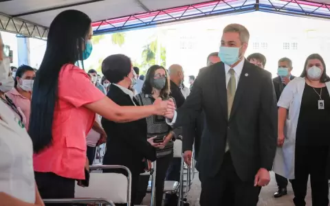 Abdo inaugur� complejo Centro Ambulatorio de Especialidades en J.A. Sald�var