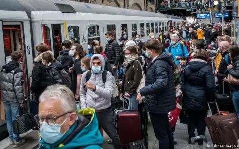 La mayor�a de alemanes estar�n vacunados, curados o muertos este invierno, alerta ministro