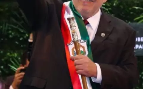 Gobernador de Itap�a renunci� por problemas de salud
