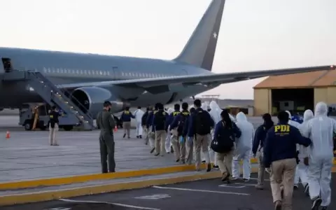 Chile ejecuta su mayor deportaci�n de migrantes de 2021