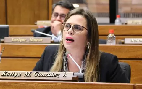 Kattya Gonz�lez lament� recorte de presupuesto para ni�ez