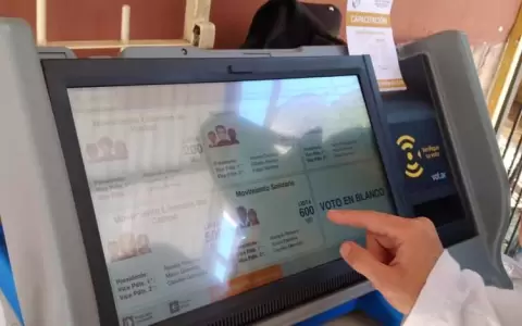 Diputados rechaza �muerte civil� pero aprueba multa a no votantes