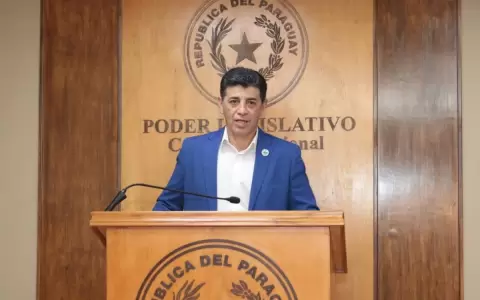 R�os dijo que es urgente trabajar sobre un nuevo c�digo organizaci�n, "menos dictatorial"