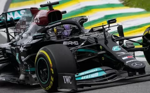 �Descalifican a Lewis Hamilton por irregularidades t�cnicas!