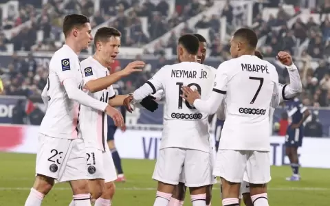 Neymar y Mbapp� marcan en la victoria de PSG ante Bordeaux