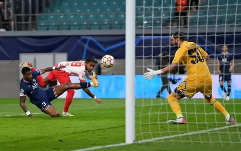 PSG empata ante Leipzig y cede el liderato a Manchester City