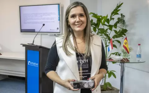 Milva Bogado recibi� premio CEO DCH a la Excelencia en la Direcci�n de Personas