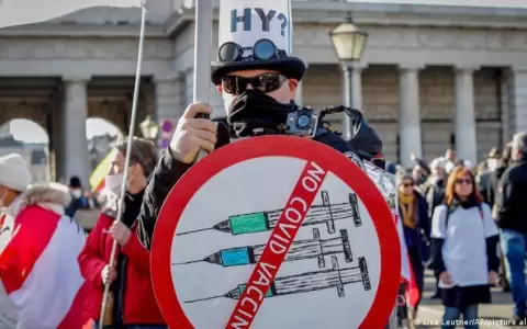 Masivas protestas en Viena contra el confinamiento y la vacunaci�n obligatoria