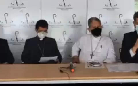 Iglesia propone crear �Ministerio de Familia� y reitera rechazo a V�ctor R�os