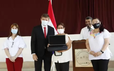 MEC entrega notebooks a 200 instituciones educativas de Central