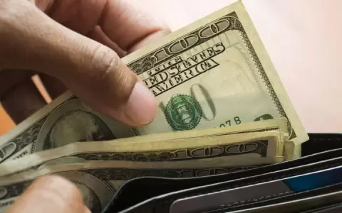 Por qu� el d�lar ha subido tanto en Am�rica Latina y que monedas han ca�do