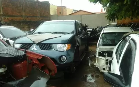 �emby: allanan supuesto desarmadero clandestino