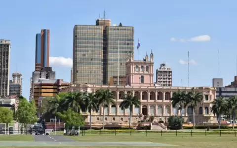 Corrupci�n y debilidad institucional podr�an aumentar riesgo pa�s