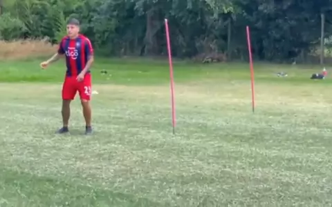 El jugador pretendido por Boca y River que entrena con la azulgrana
