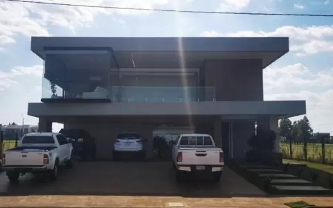 Fiscal�a entrega inmuebles de Miguel Serv�n a Senabico por valor de USD 15 millones