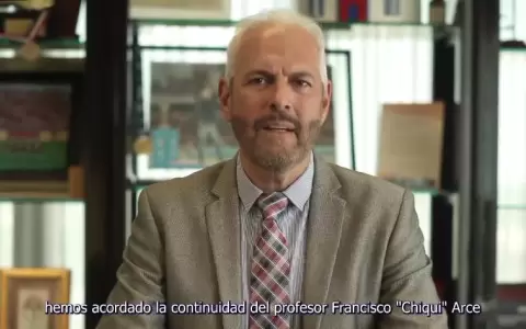 Francisco Arce renueva contrato por cuatro a�os con Cerro Porte�o