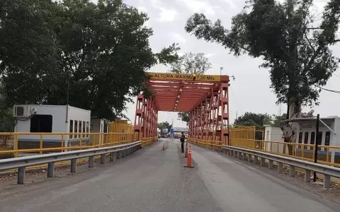 Canciller�a informa que pasos fronterizos con Argentina se reabrir�n este lunes 13