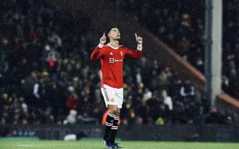 Un penal de Cristiano Ronaldo rescata al United ante el Norwich