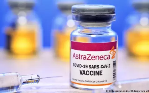 Tercera dosis de vacuna de AstraZeneca es efectiva contra �micron