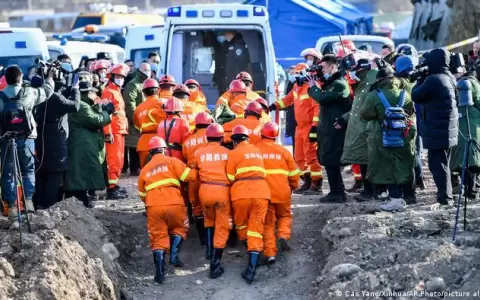 Rescatan a 20 mineros que quedaron atrapados en una mina en China