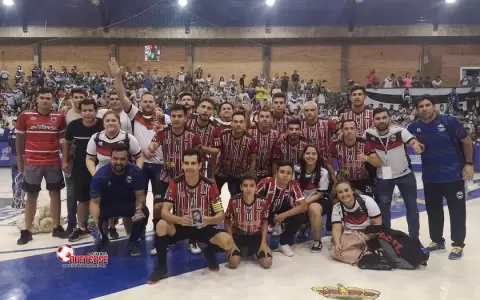 Oviedo elimina a Franco y se mete en el cuadrangular final