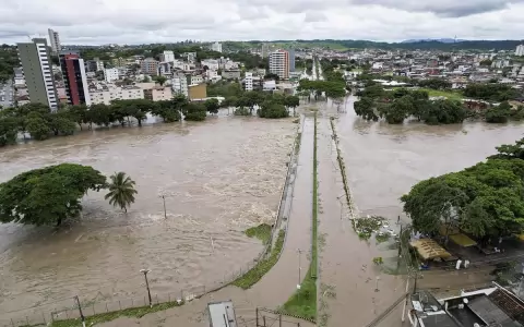Destrucci�n por inundaciones en el noreste de Brasil