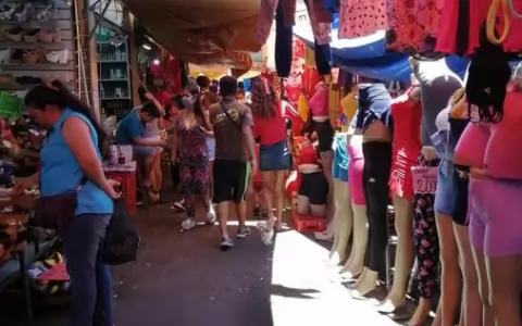 Mercado 4: afluencia merm� un 50 % en la previa de A�o Nuevo, se�ala director