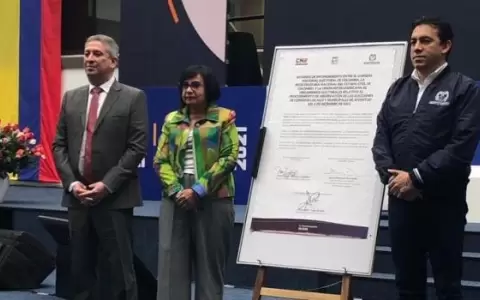 Titular del TSJE encabez� misi�n electoral en Colombia