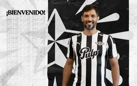 Roque Luis Santa Cruz Cantero es nuevo jugador de Libertad